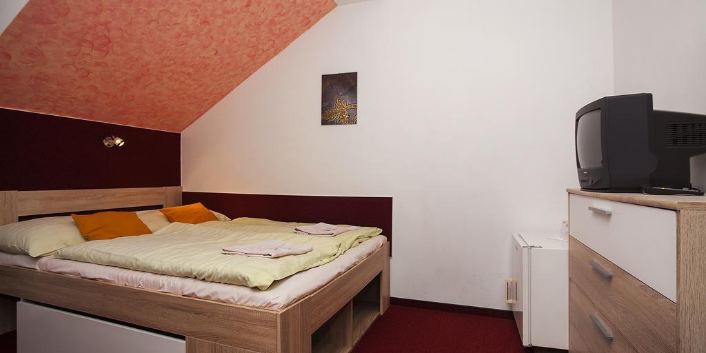 Penzion Mestansky Dum Svoboda nad Úpou Exterior foto
